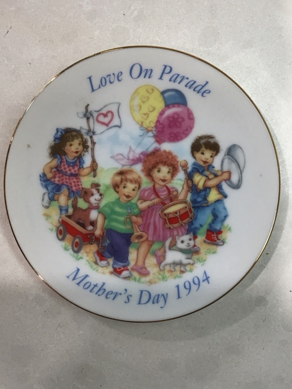 Avon White Porcelain Collector Plate with Blue Lettering and Gold Trim